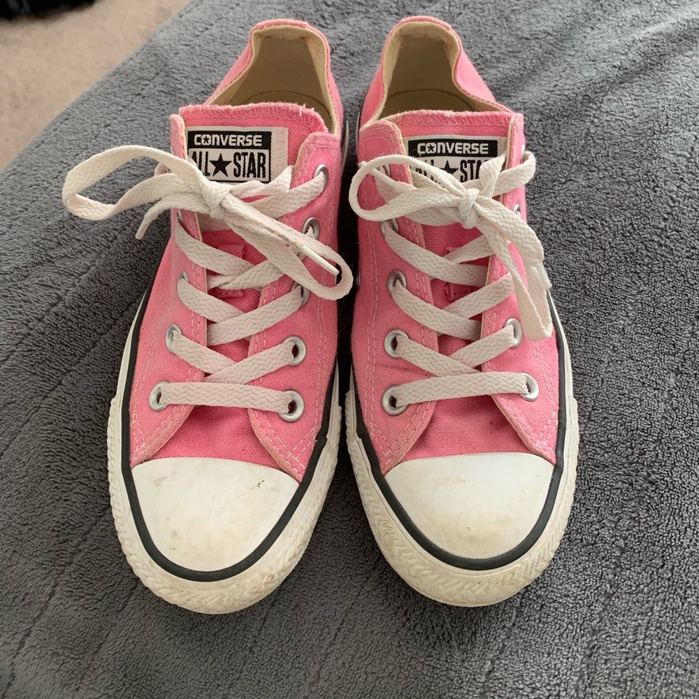 Pink converse